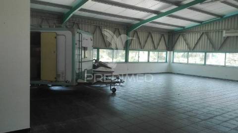 Pavilhão para espaço comercial - leiria