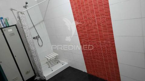Pavilhão para espaço comercial - leiria