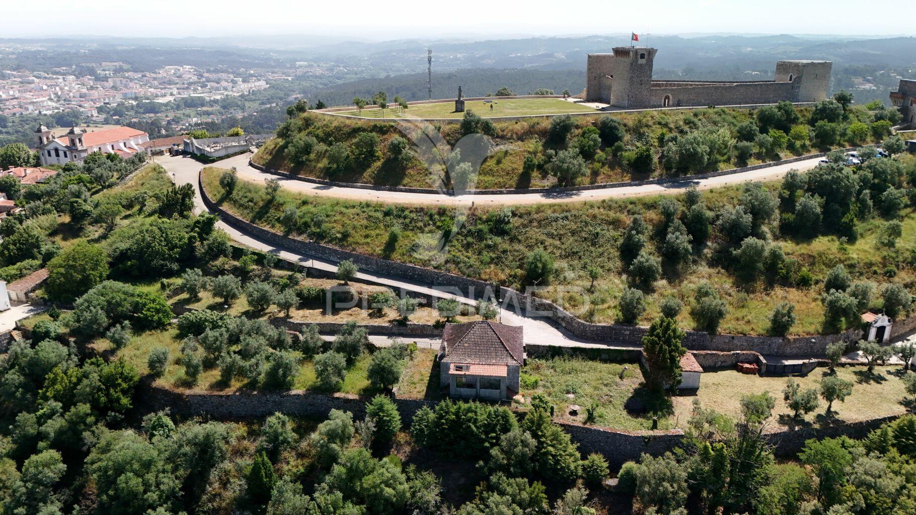 Terreno na zona histórica de ourém