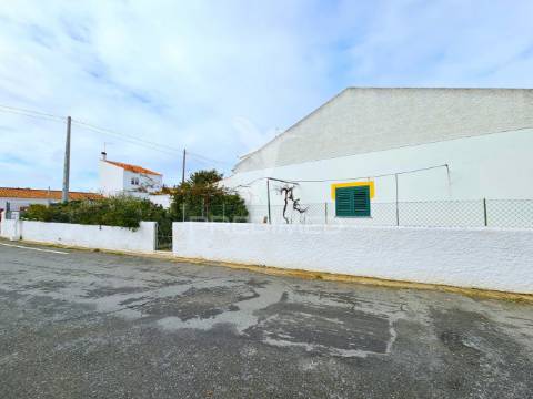 Moradia t4 com quintal no lombador, castro verde