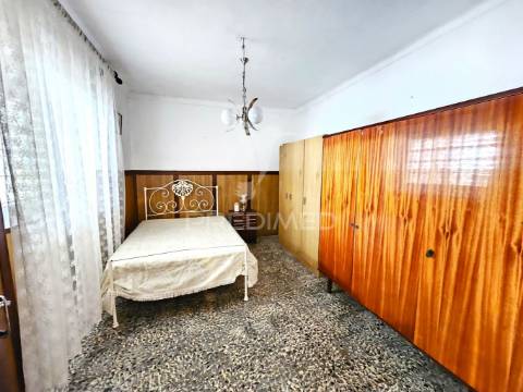 Moradia t4 com quintal no lombador, castro verde