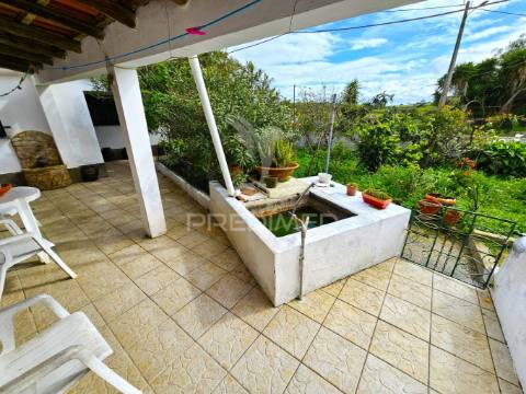 Moradia t4 com quintal no lombador, castro verde