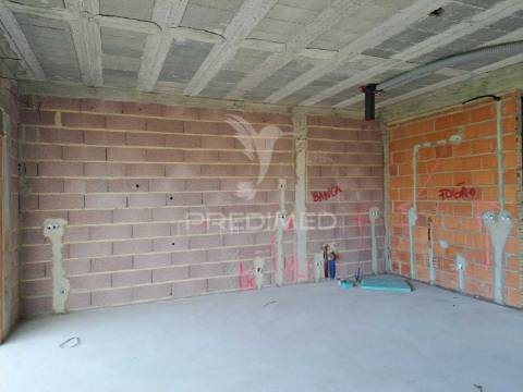 Moradia t4 + terreno 650m2