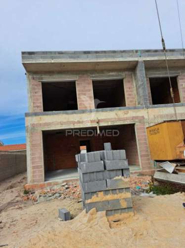 Moradia t4 + terreno 650m2