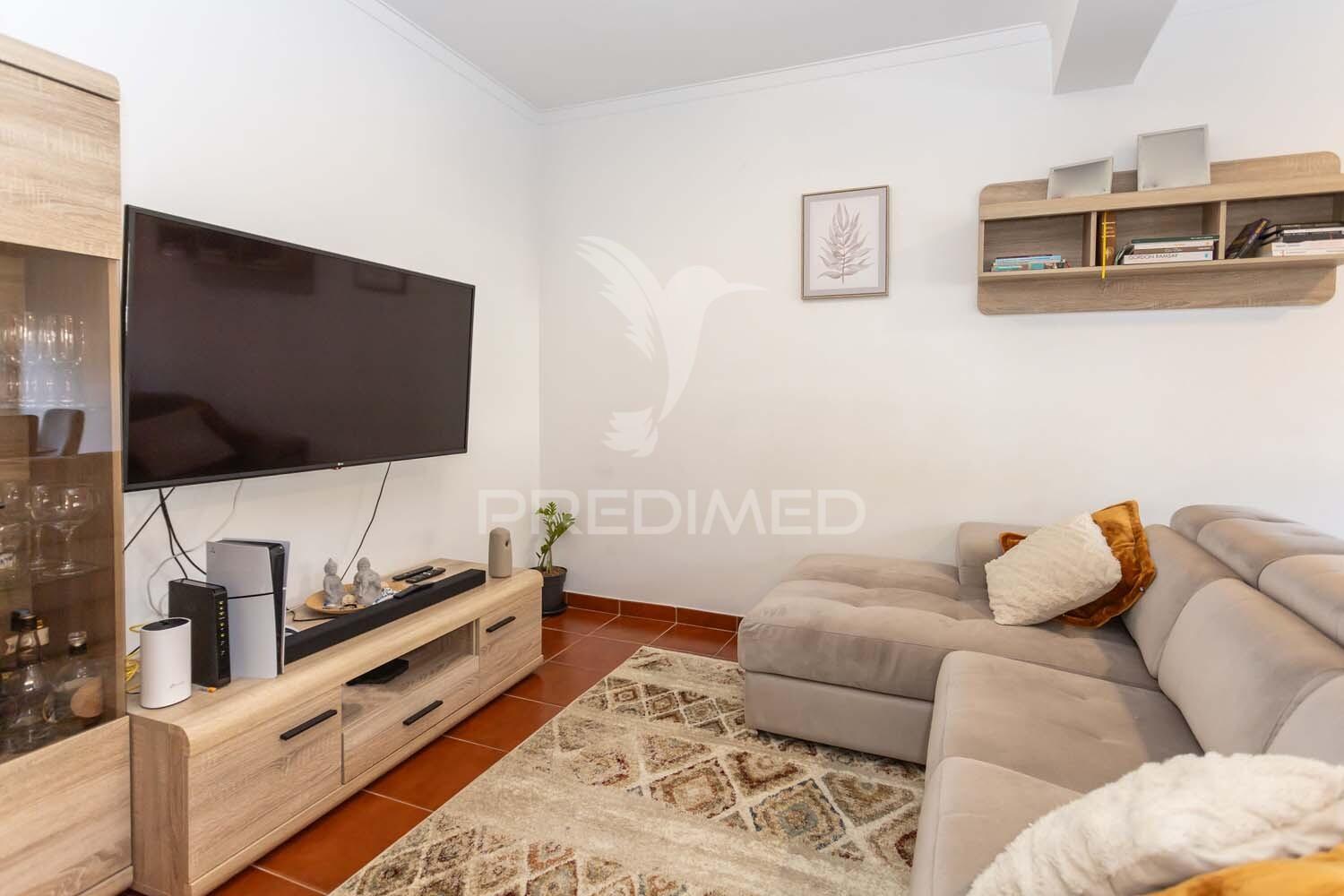 Apartamento t4 renovado, setúbal