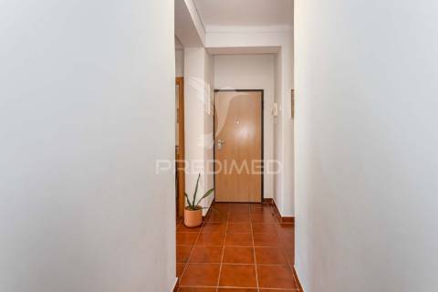 Apartamento t4 renovado, setúbal