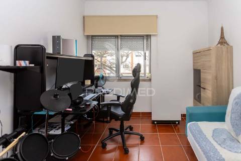 Apartamento t4 renovado, setúbal