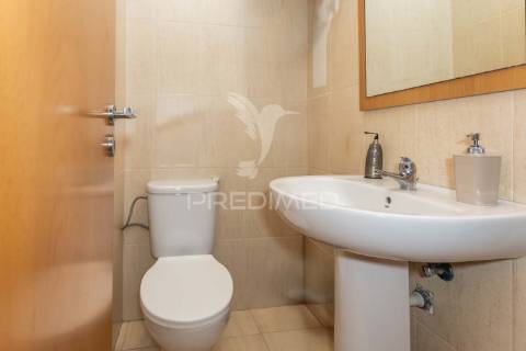 Apartamento t4 renovado, setúbal
