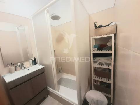 Apartamento t4 renovado, setúbal