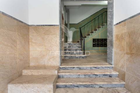 Apartamento t4 renovado, setúbal