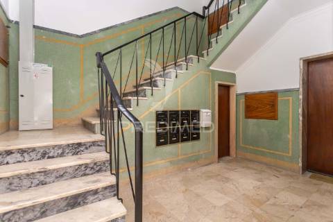 Apartamento t4 renovado, setúbal