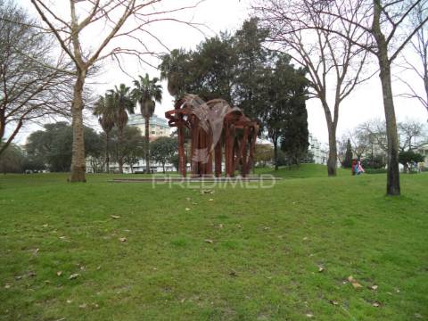 Moradia t5 cruz de pau junto as piscinas amora