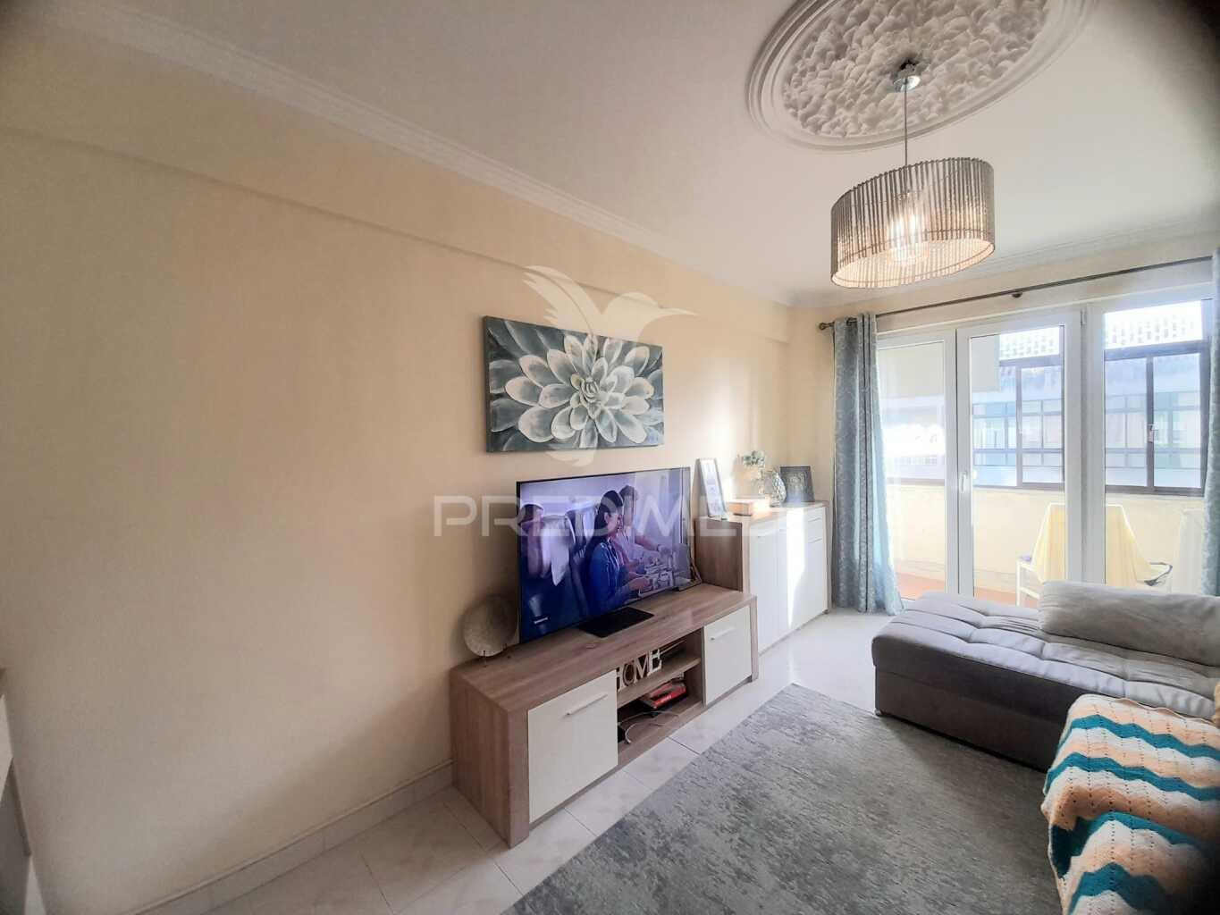 Apartamento t3 remodelado com arrecadação ,corroios.