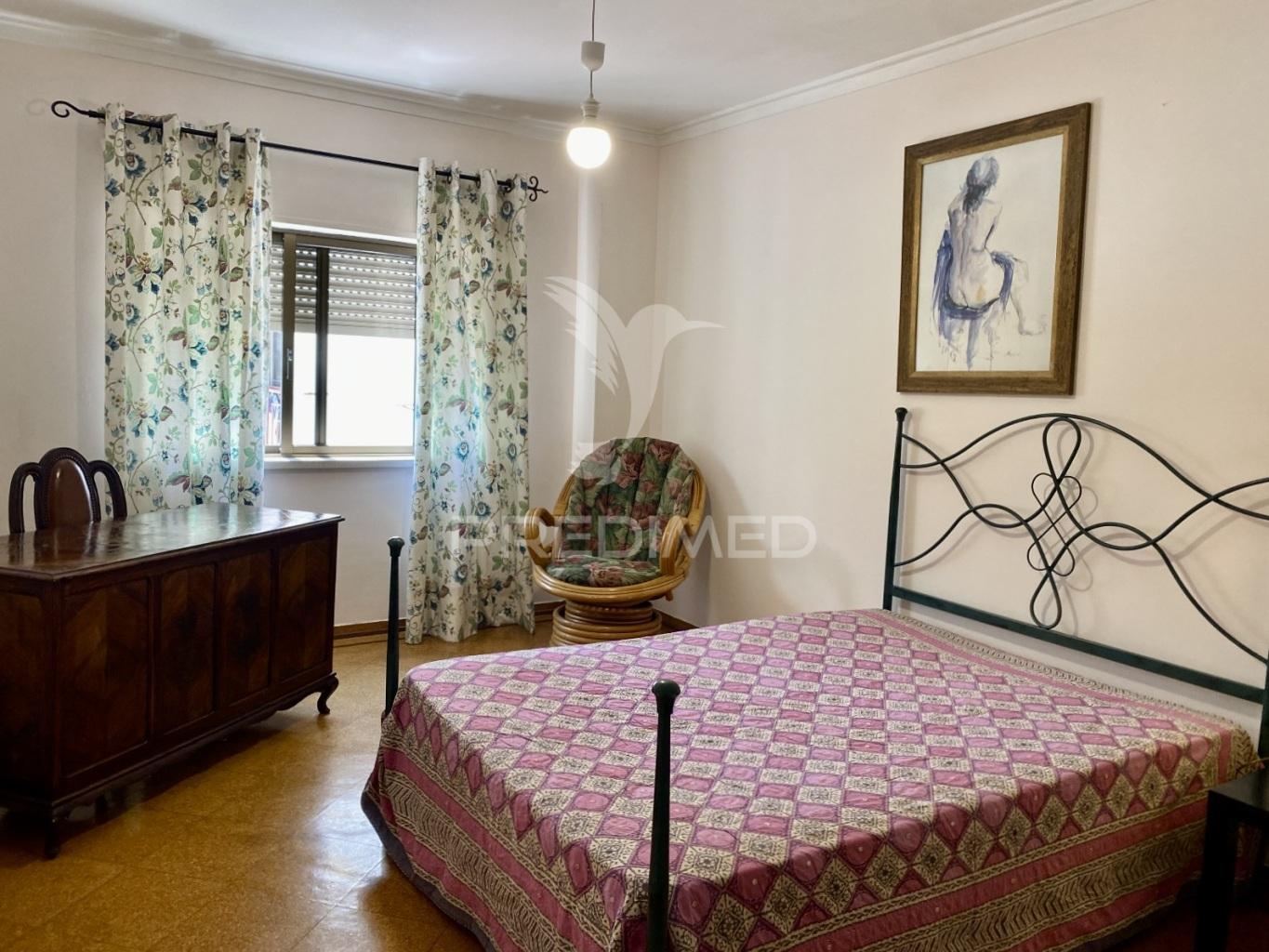 Apartamento t3 com garagem cacilhas – almada