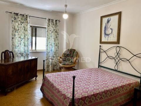 Apartamento t3 com garagem cacilhas – almada