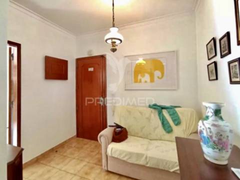 Apartamento t3 com garagem cacilhas – almada