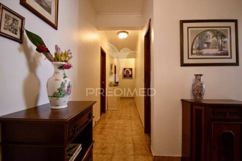 Apartamento t3 com garagem cacilhas – almada