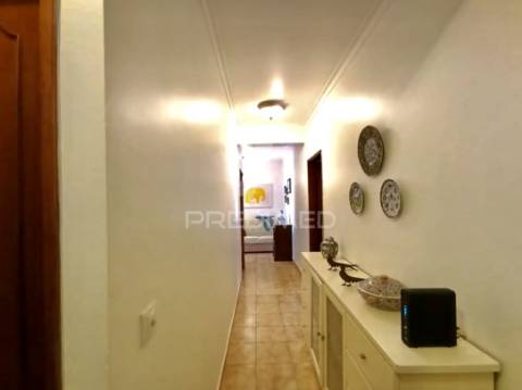 Apartamento t3 com garagem cacilhas – almada