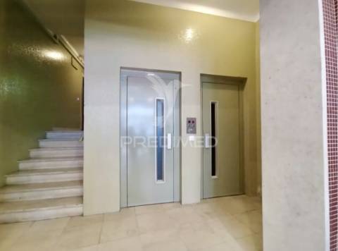 Apartamento t3 com garagem cacilhas – almada