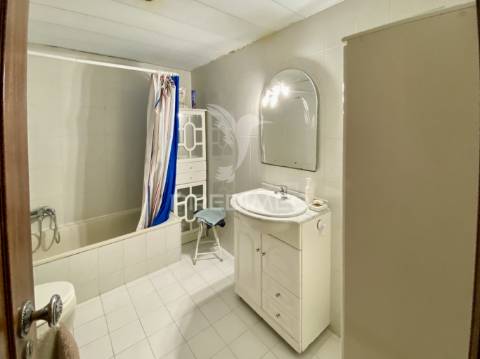 Apartamento t3 com garagem cacilhas – almada