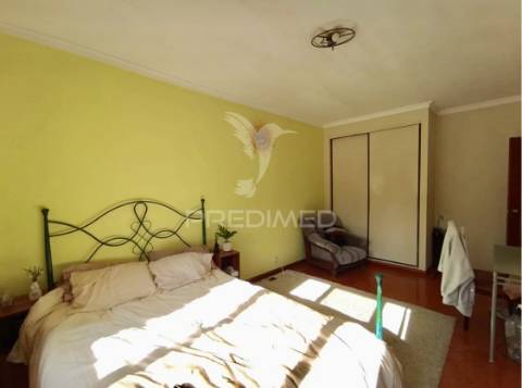 Apartamento t3 com garagem cacilhas – almada