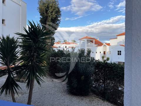 Apartamento t2, remodelado, a 5 mt a pé das praias oura/st. eulália