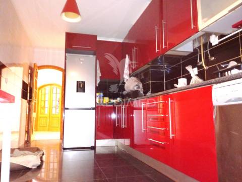 Apartamento t3 espaçoso no   alto de tercena queluz