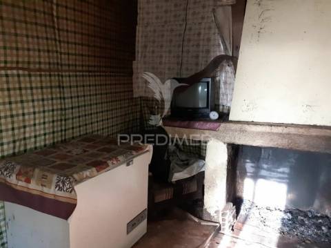 Casas em pedra (três casas beirãs)