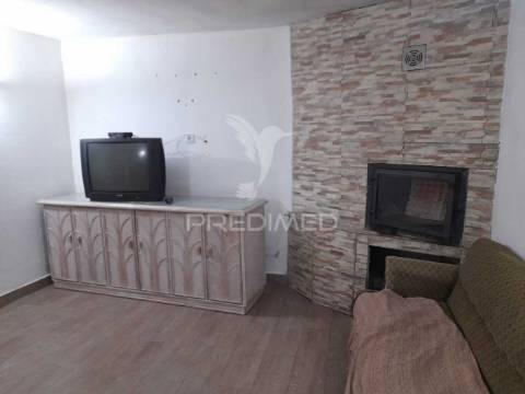 Casinha típica alentejana t3 - pias