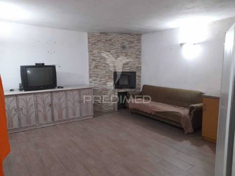 Casinha típica alentejana t3 - pias