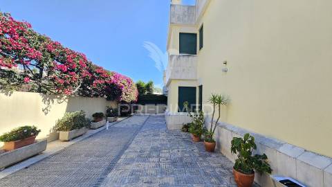 T4 duplex com vista mar