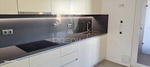 Almada, cova da piedade,  t3  + parqueamento (novos)