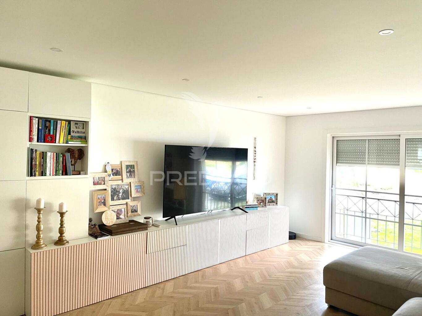 Apartamento t3  com parqueamento e arrecadação no cartaxo