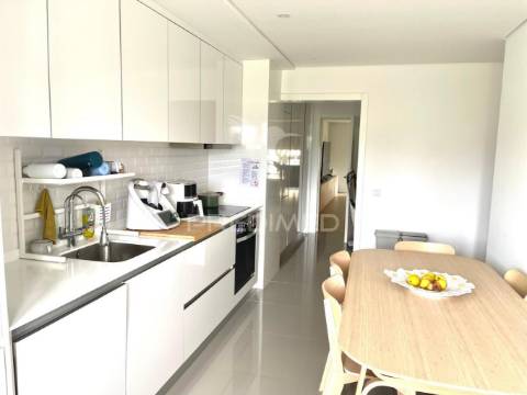 Apartamento t3  com parqueamento e arrecadação no cartaxo