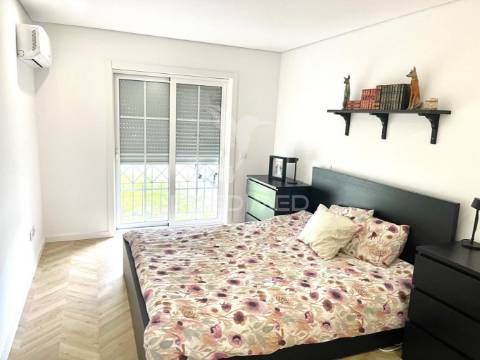 Apartamento t3  com parqueamento e arrecadação no cartaxo