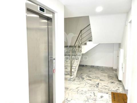 Apartamento t3  com parqueamento e arrecadação no cartaxo