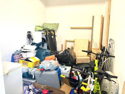 Apartamento t3  com parqueamento e arrecadação no cartaxo
