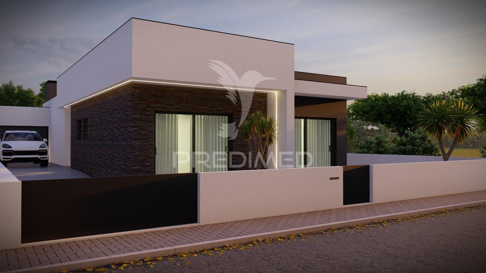 Moradia t3+1  independente