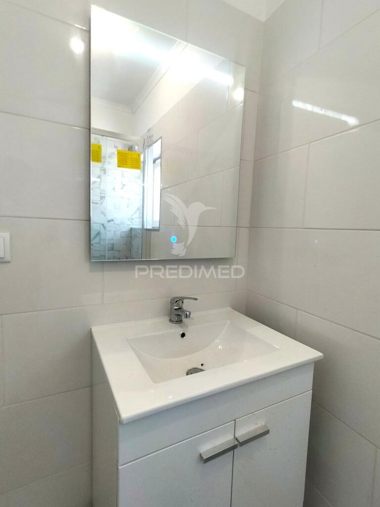 Moradia t2+2 remodelada | com logradouro | terrugem | sintra