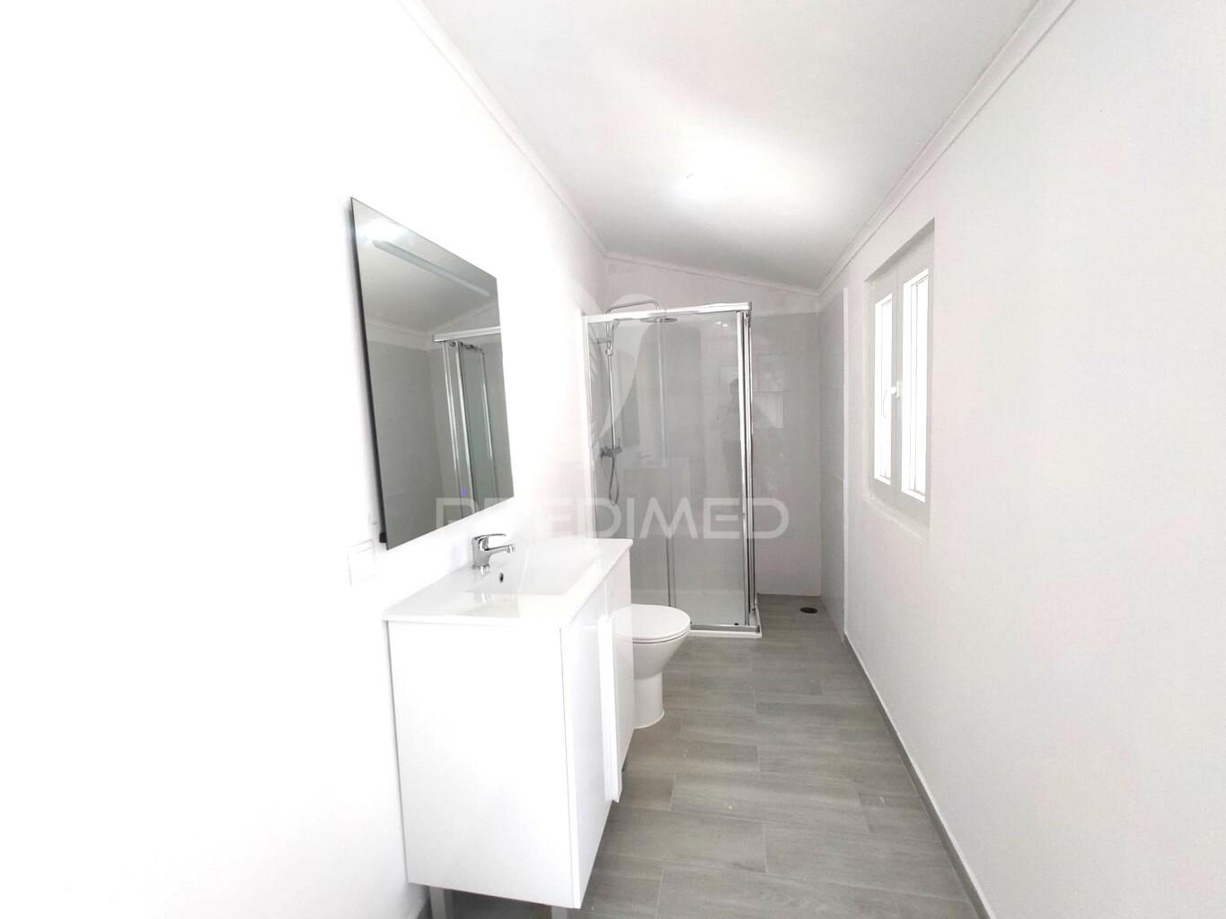 Moradia t2+2 remodelada | com logradouro | terrugem | sintra