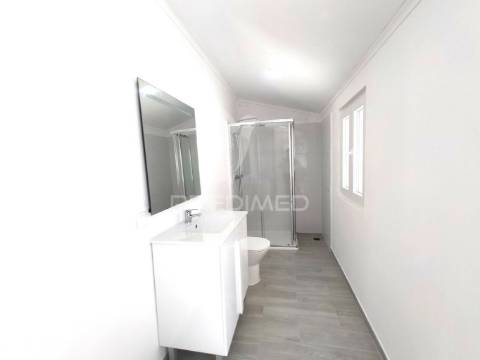 Moradia t2+2 remodelada | com logradouro | terrugem | sintra