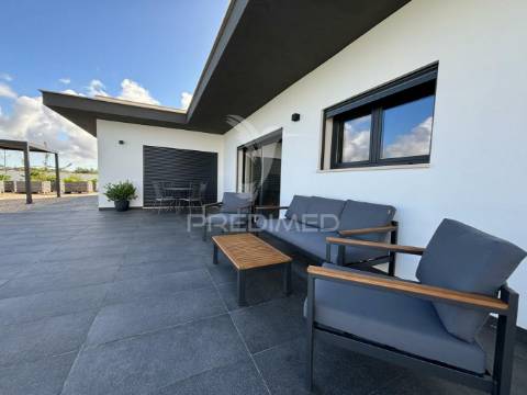 Moradia contemporânea t3 vista campo