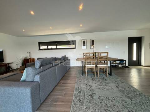 Moradia contemporânea t3 vista campo