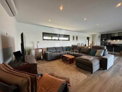 Moradia contemporânea t3 vista campo