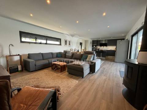 Moradia contemporânea t3 vista campo