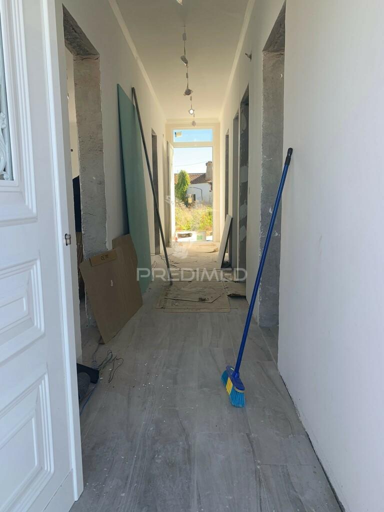 Moradia t2+1 com quintal em recuperação total