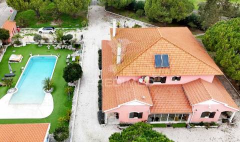 Quinta com piscina tipo praia a 35 km de lisboa