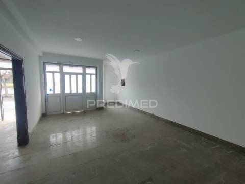 Espaço comercial - alcanhões, santarém