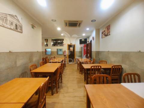 Restaurante amadora bem localizado totalmente equipado