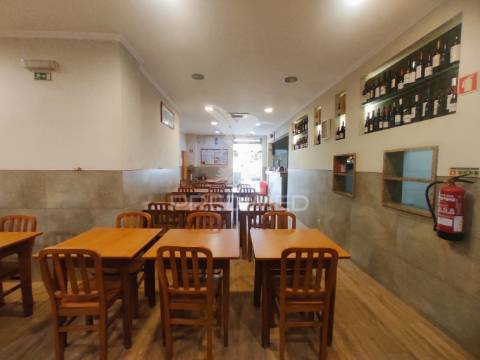 Restaurante amadora bem localizado totalmente equipado